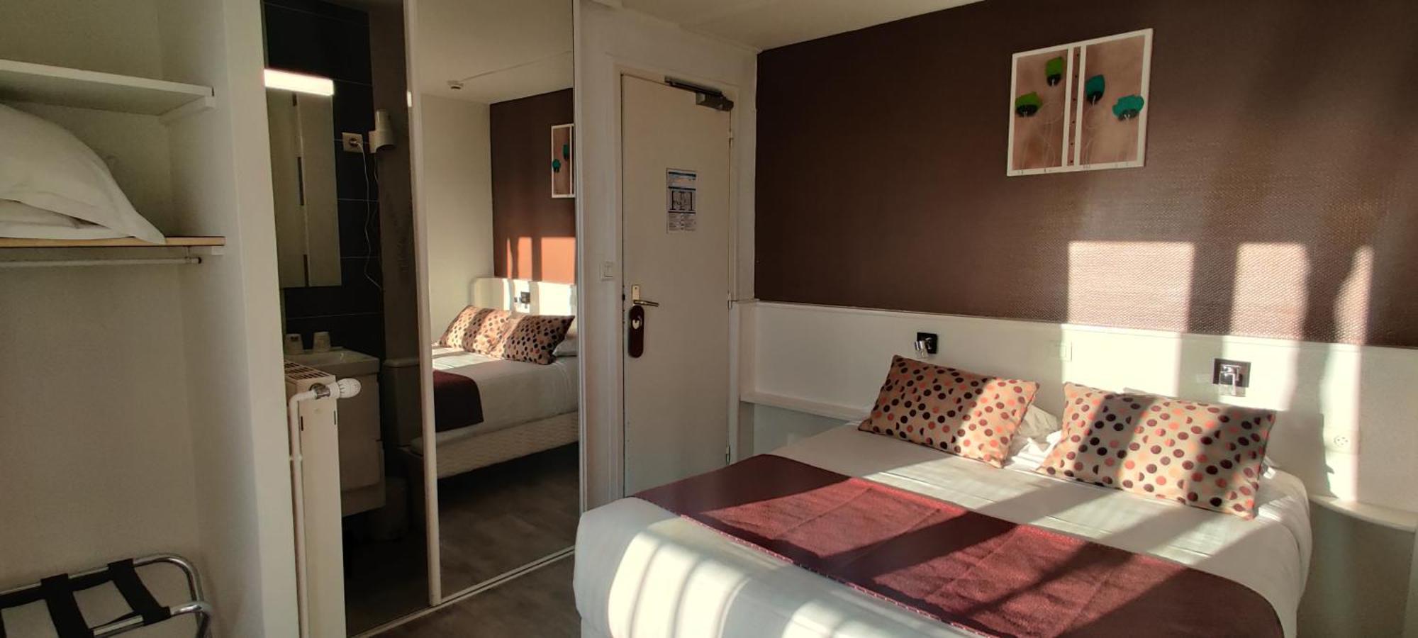 Logis Hotel Les Bleuets Royan Ngoại thất bức ảnh
