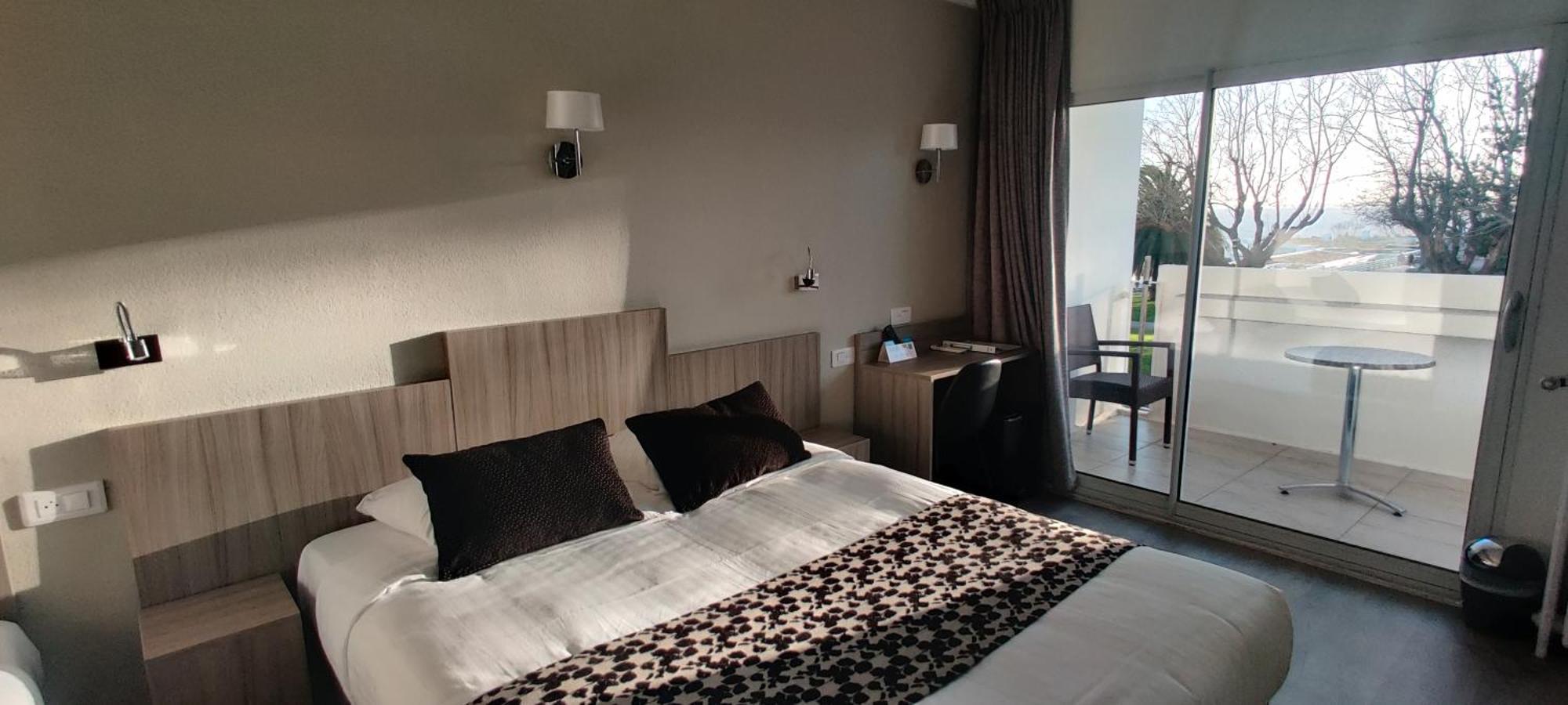 Logis Hotel Les Bleuets Royan Ngoại thất bức ảnh